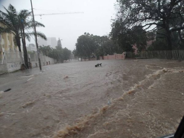 At least 12 people have died in Luanda, following heavy rains & flooding, authorities say