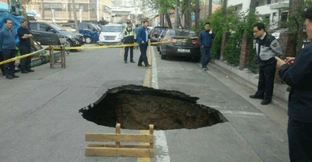 Seoul sinkhole