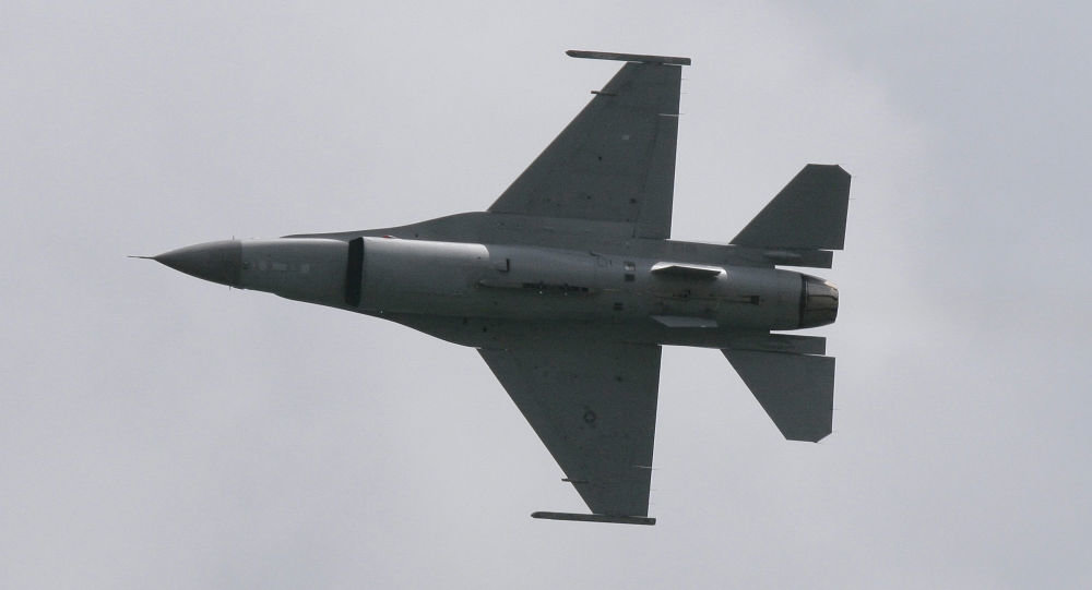 Click to enlarge F-16 fighter jet