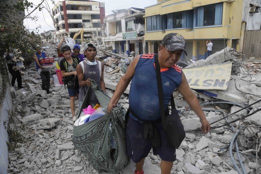 Click to enlarge Ecuador earthquake survivors