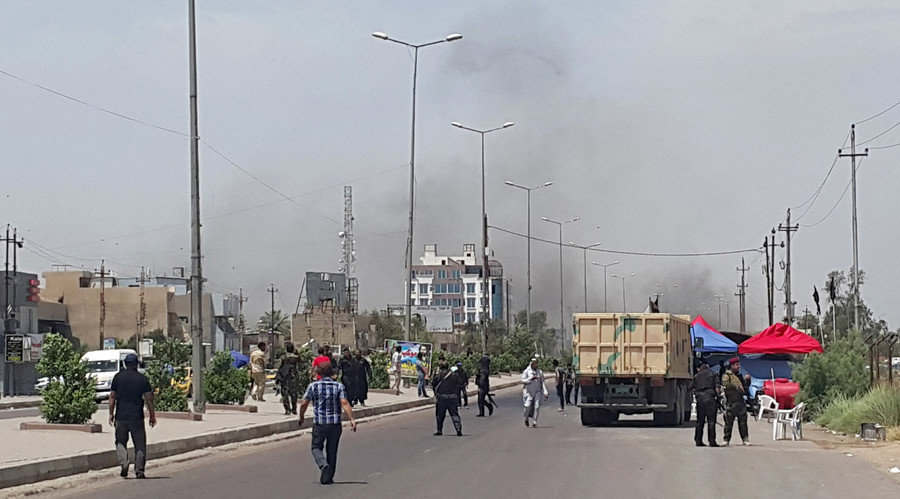 Click to enlarge car bomb attack in Baghdad, Iraq