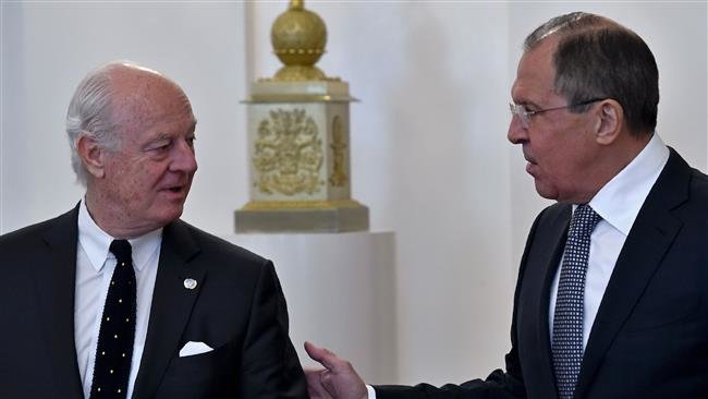 Click to enlarge Sergei Lavrov (R) meets with de Mistura