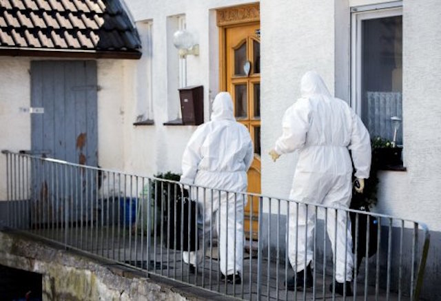 Click to enlarge Forensic experts in Hoexter