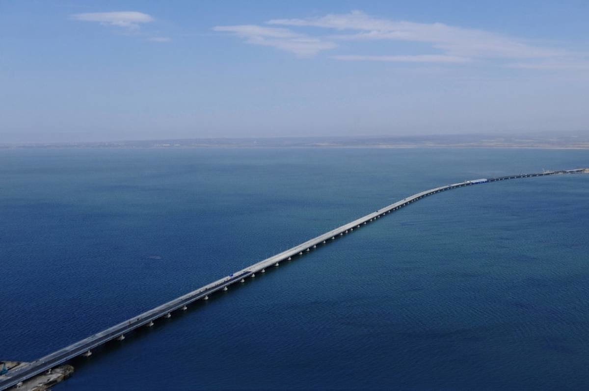 Click to enlarge Bridge over the Amur Bay