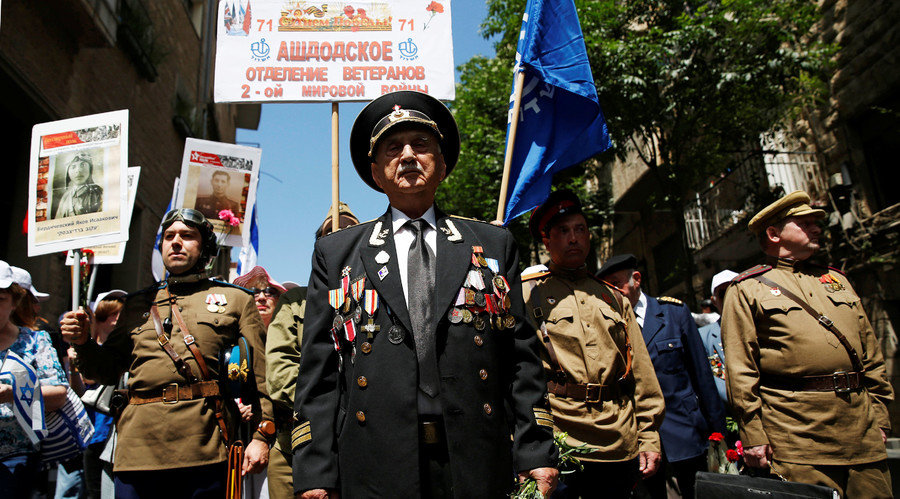 Jewish Red Army veterans take part in a parade marking Victory Day, the anniversary of the victory of the Allies over Nazi Germany, in Jerusalem May 8, 2016
