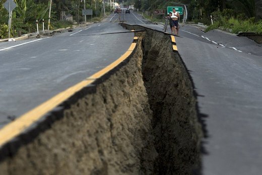 Click to enlarge Earth cracking