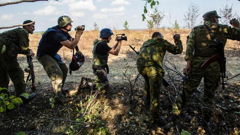 Click to enlarge journalists outed Ukraine