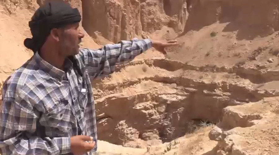 Mass grave in Raqqa, Syria