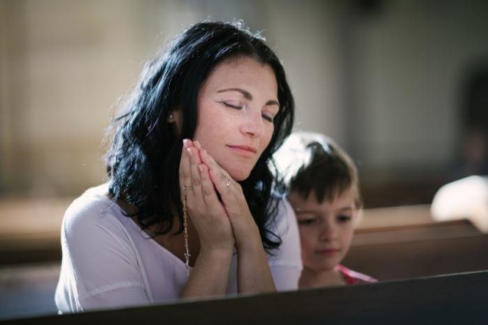 woman praying