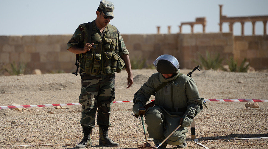Click to enlarge russia sappers Palmyra mines daesh
