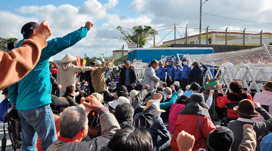Click to enlarge japan protests Us military base