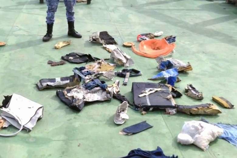 Click to enlarge egyptair debris