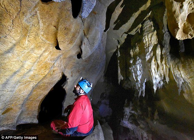 Atxurra cave art