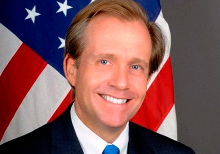 Click to enlarge U.S. Ambassador Lewis Lukens