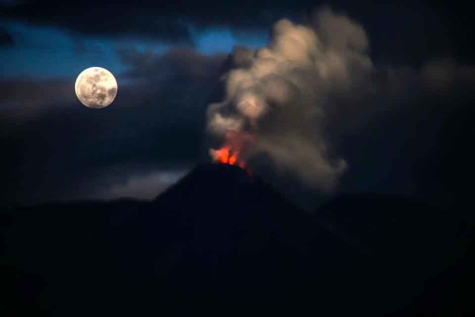 Reventador eruption in Eucuador 