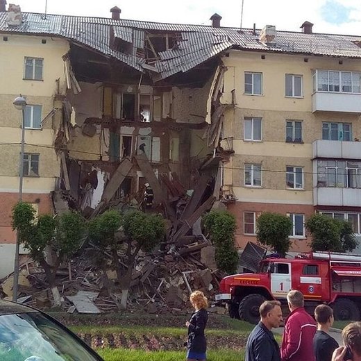 apartment building collapse siberia