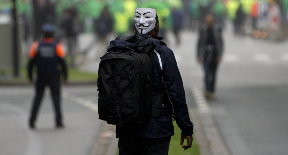 Belgian protester wearing mask
