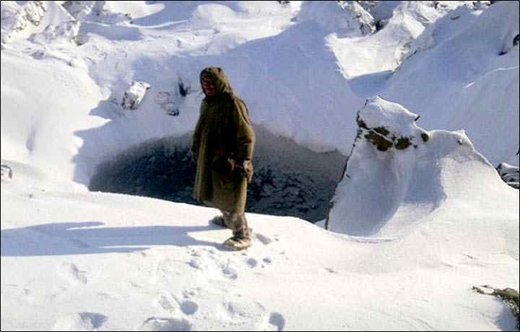 Click to enlarge Siberian crater hole 2013