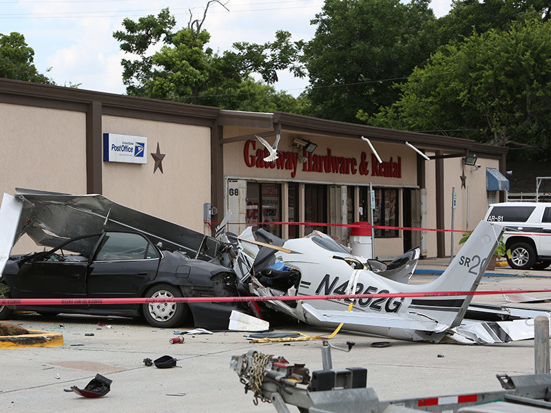 plane crash Houston