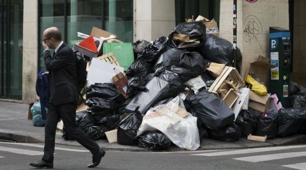 France garbage strikes