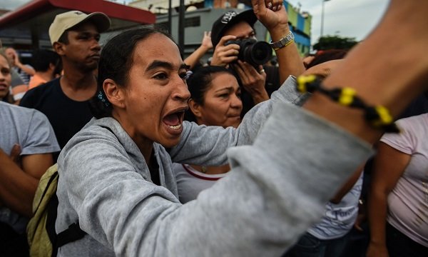 Click to enlarge Venezuela protesters