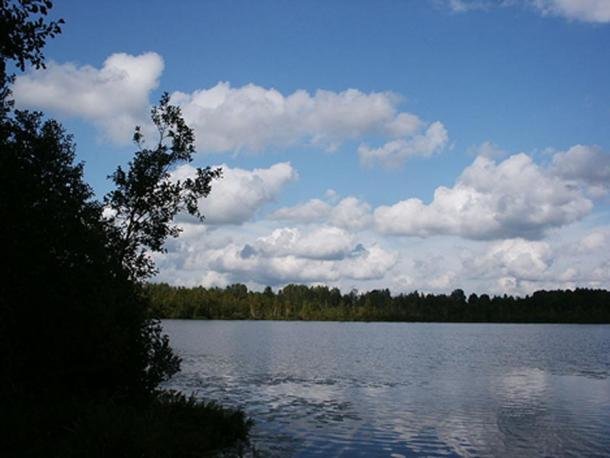 Click to enlarge Lake Svetloyar