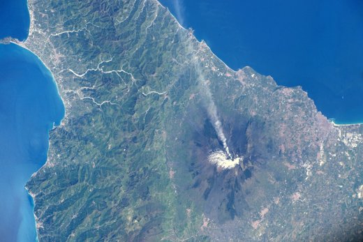 Click to enlarge Mt. Etna from ISS