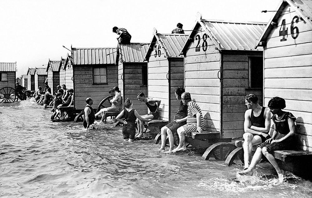 Click to enlarge people on bathing machines