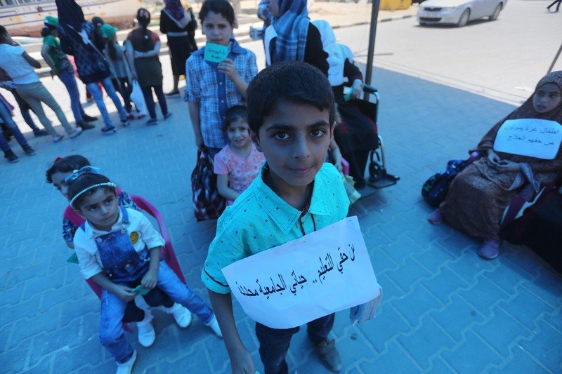 palestinian children protest