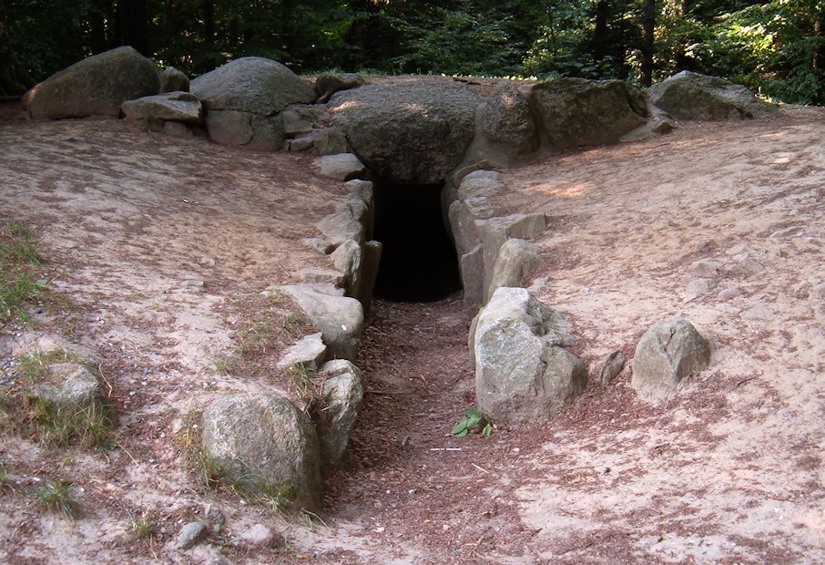 prehistoric tomb, prehistoric astronomical observations