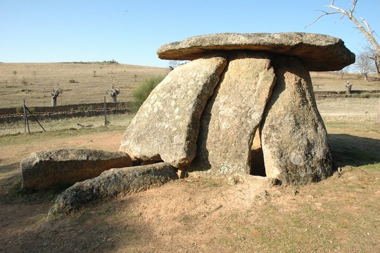 Click to enlarge Seven-stone Antas, Portugal