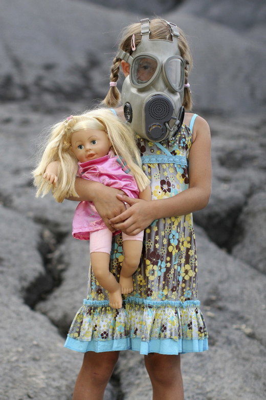 child with a gas mask