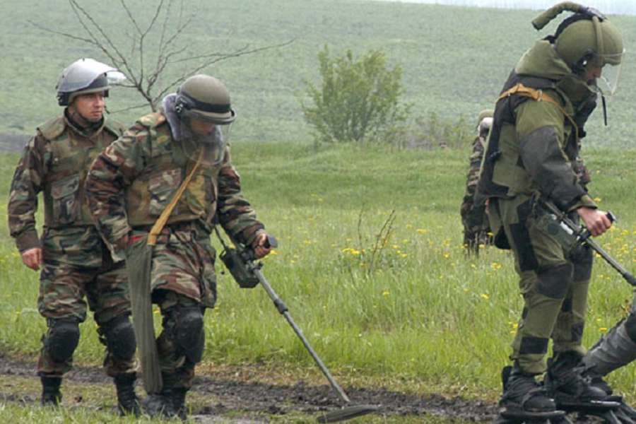 Click to enlarge DPR sappers
