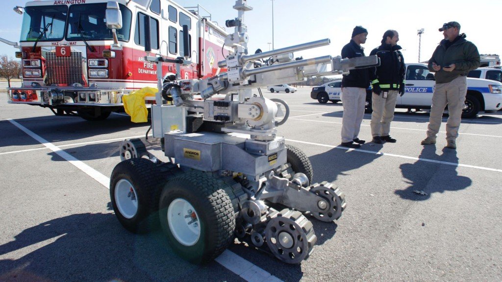 Click to enlarge bomb robot