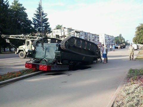 Click to enlarge Flipped Ukraine Strela-10