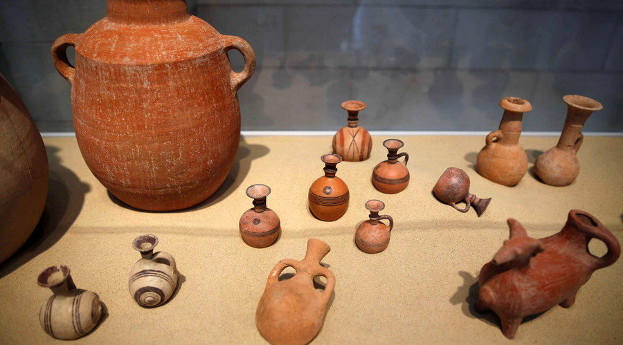 Click to enlarge Philistine clay pots