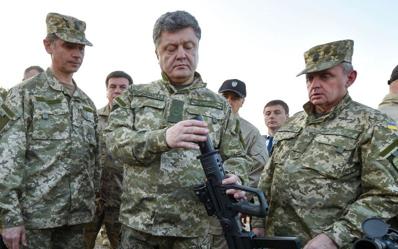 Poroshenko barrel gun ukraine army