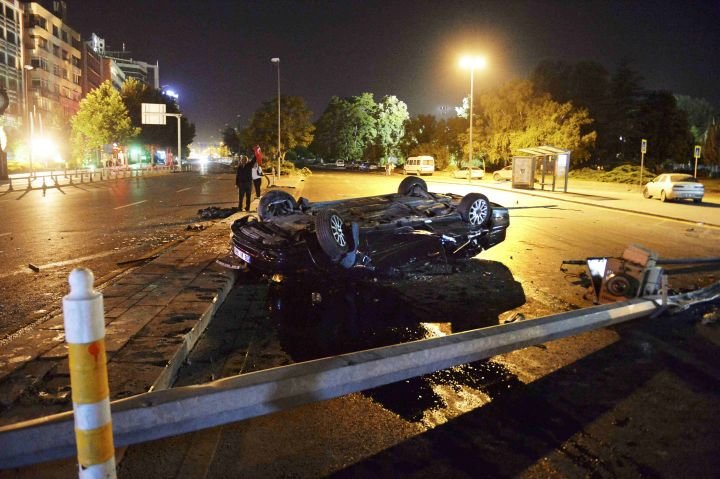 Click to enlarge flipped car ankara