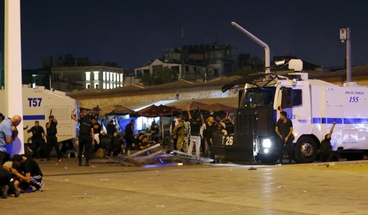 Click to enlarge people at Istanbul's Taksim Square