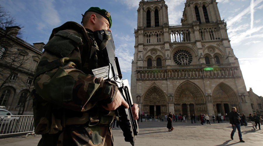 soldier at Notre Dame