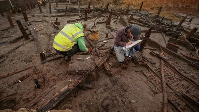 Click to enlarge Bronze age town Must Farm