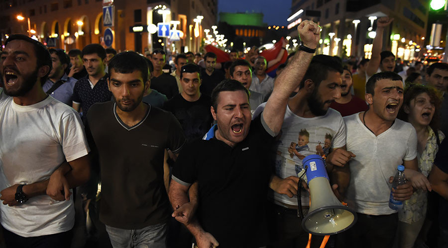 Yerevan hostage protesters police
