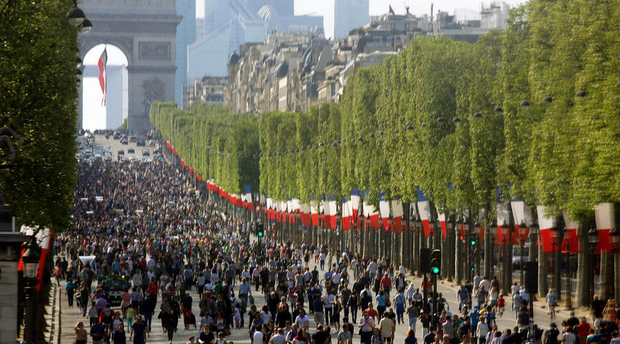 Click to enlarge Champs-Elysees
