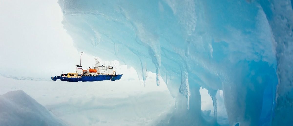 The MV Akademik Shokalskiy