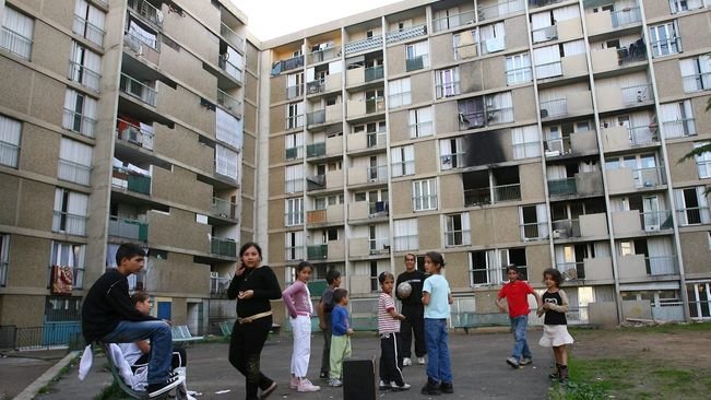 Click to enlarge Les Banlieues