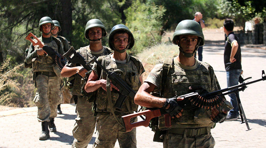 Turkish soldiers 