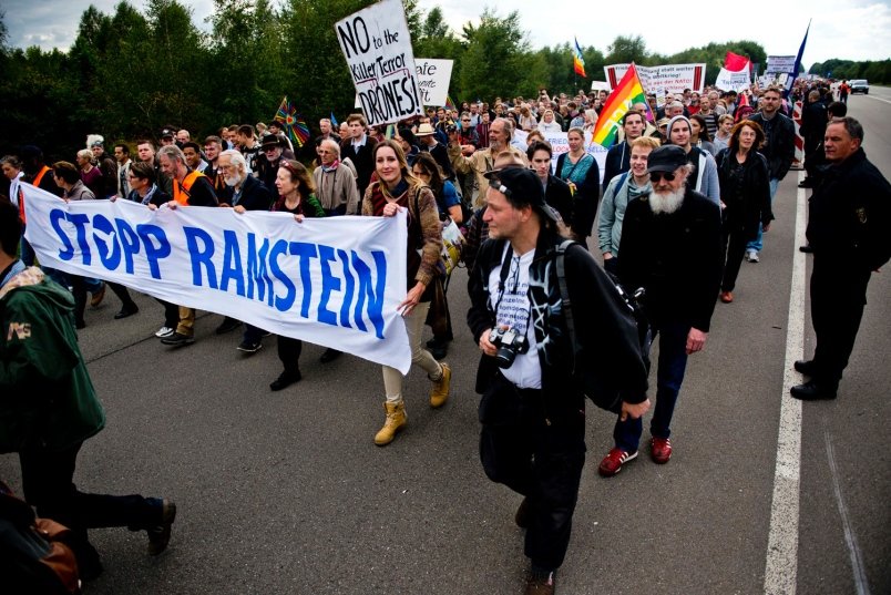 Click to enlarge drone protest Ramstein US Air base