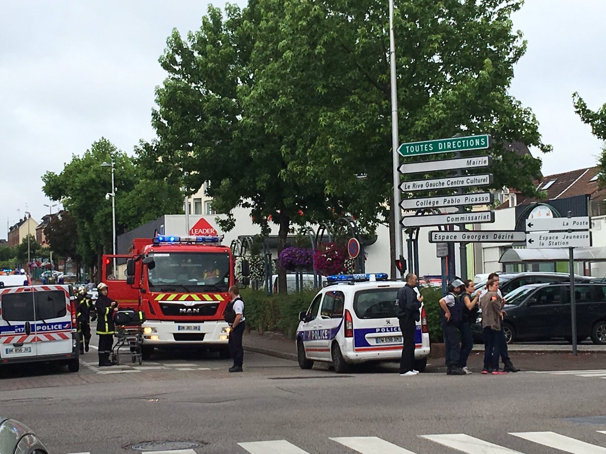 Click to enlarge French police