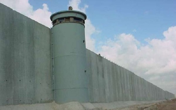 Border cement wall