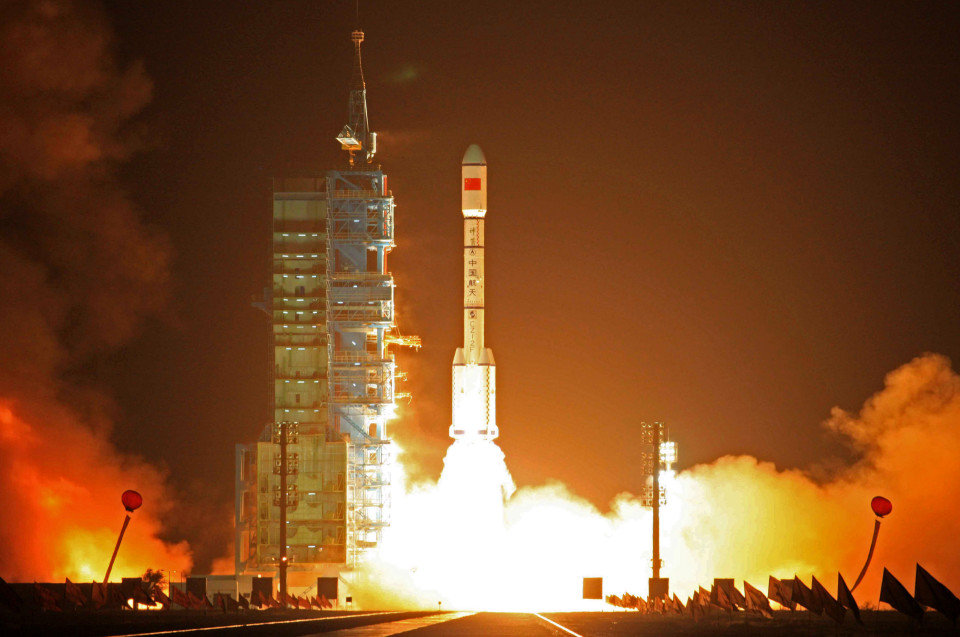Click to enlarge unmanned Tiangong-1 blasts off